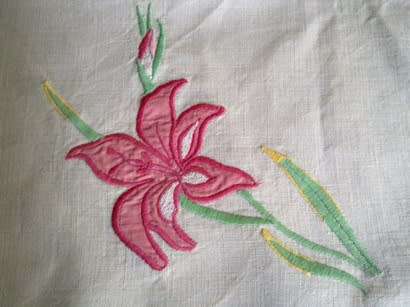 Vintage small ivory linen embroidered tablecloth / centre piece