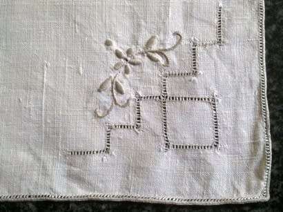 Twelve vintage white linen dinner serviettes