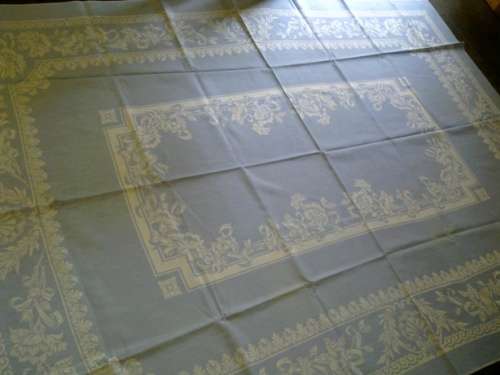 Gorgeous large vintage blue Damask linen tablecloth & 6 dinner serviettes