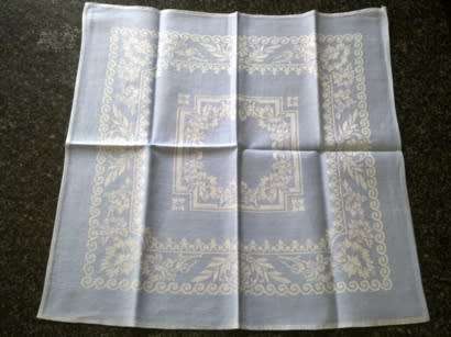 Gorgeous large vintage blue Damask linen tablecloth & 6 dinner serviettes
