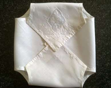 Elegant vintage Madeira white linen fold over bread/muffin warmer