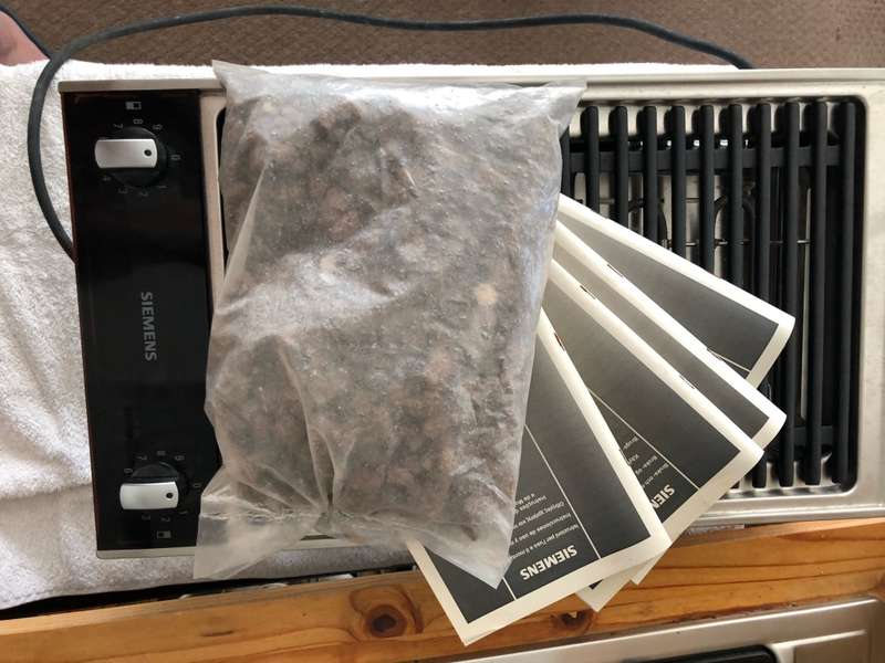 BRAND NEW SIEMENS ET5100  GAS AND ELECTRIC SMOKELESS DOMINO LAVA ROCK BBQ GRILL
