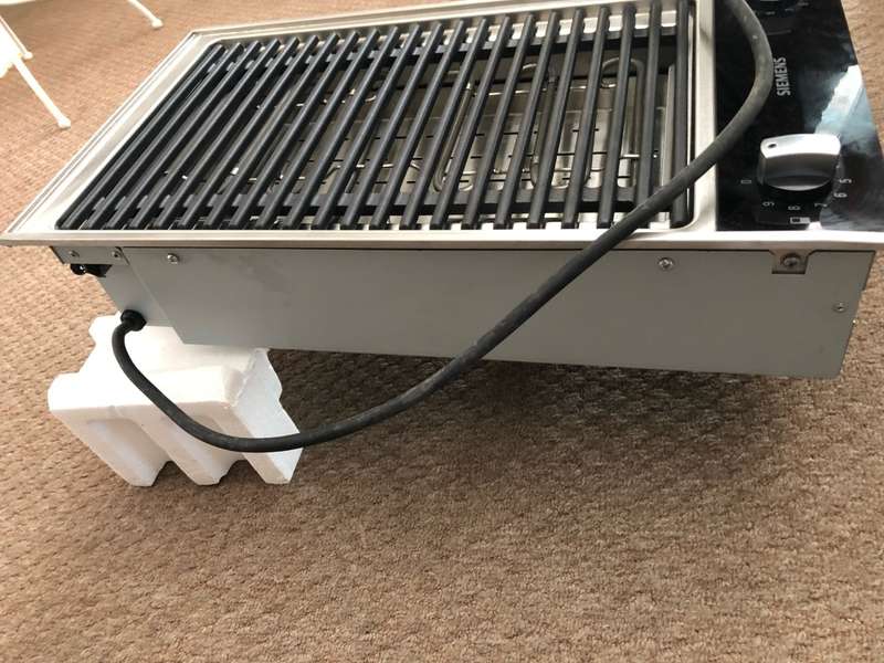 BRAND NEW SIEMENS ET5100  GAS AND ELECTRIC SMOKELESS DOMINO LAVA ROCK BBQ GRILL
