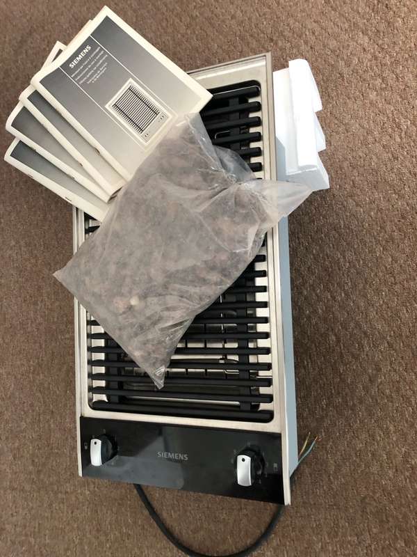 BRAND NEW SIEMENS ET5100  GAS AND ELECTRIC SMOKELESS DOMINO LAVA ROCK BBQ GRILL