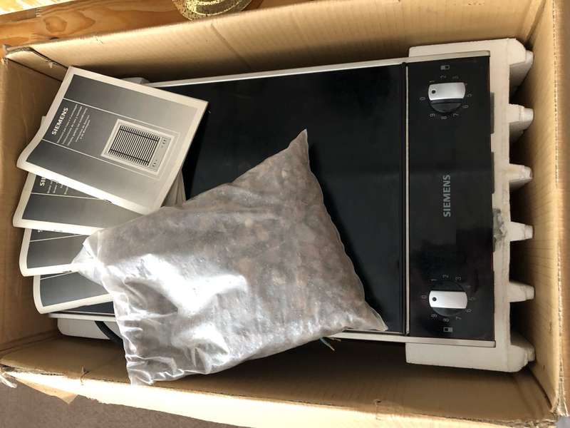 BRAND NEW SIEMENS ET5100  GAS AND ELECTRIC SMOKELESS DOMINO LAVA ROCK BBQ GRILL