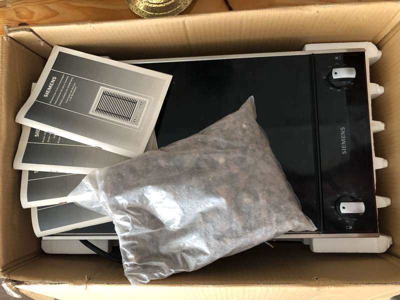 BRAND NEW SIEMENS ET5100  GAS AND ELECTRIC SMOKELESS DOMINO LAVA ROCK BBQ GRILL