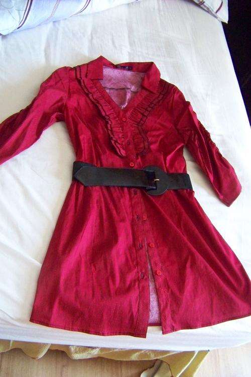 Lovely black & red long top with belt!!!