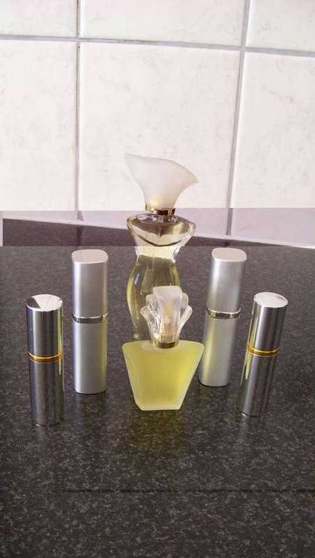 *** Copy of "BEAUTIFUL" perfume (30ml), not the original but STUNNING***