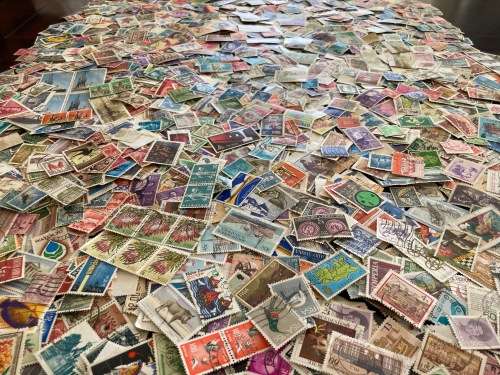 BULKLOT SALE - World mixture off paper. Thousands and thousands of stamps