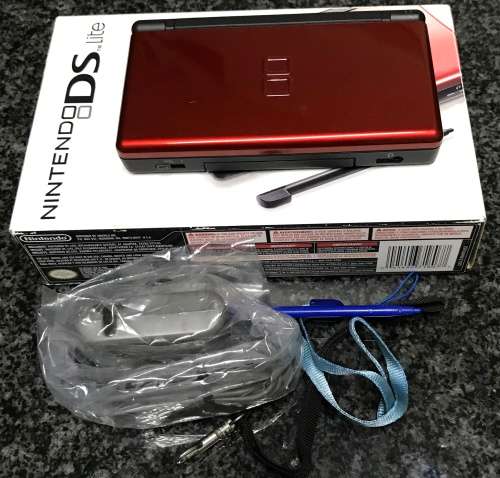 Nintendo DS Lite, very good condition.
