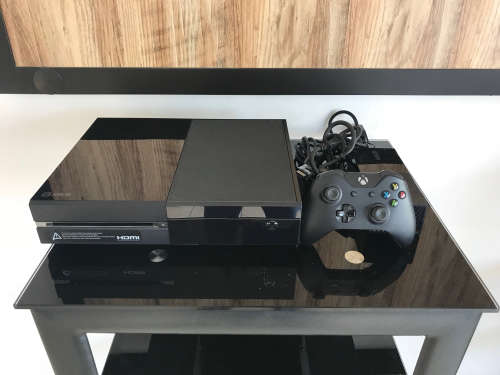 Xbox One 500GB, Black, like new, with original wireless controller.