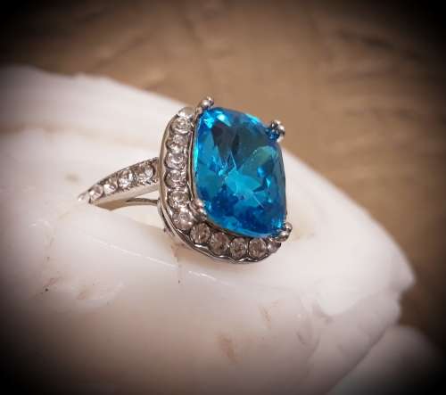 Elegant Aquamarine Topaz Silver Ring