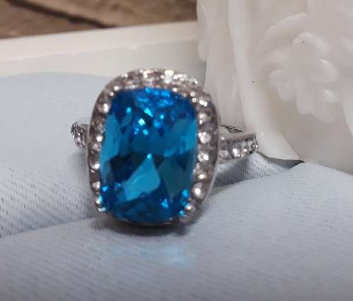 Elegant Aquamarine Topaz Silver Ring