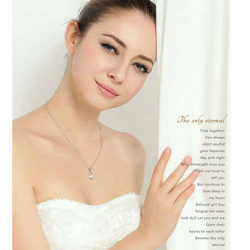 Elegant Clavicle Chain Crystal Pendant Necklace