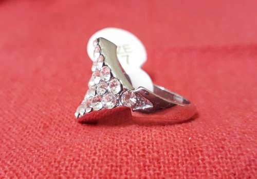 Elegant Silver WhiteTopaz Ring