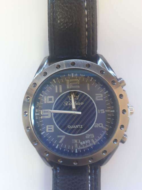 Large Quarts Watch Leather Strap Black