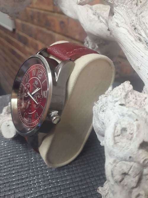Large Quarts Watch Leather Strap Red