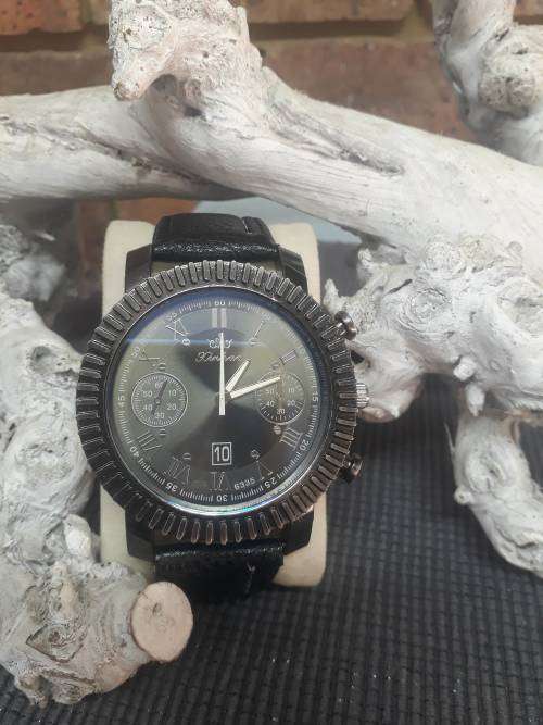 Large Quarts Watch Leather Strap Black