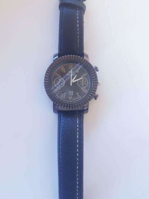 Large Quarts Watch Leather Strap Black