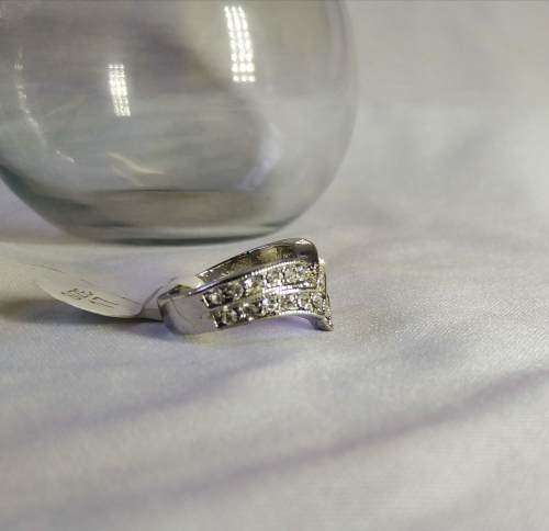Gracefull Silver Topaz Ring