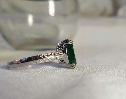 Elegant Silver Gaia Ring