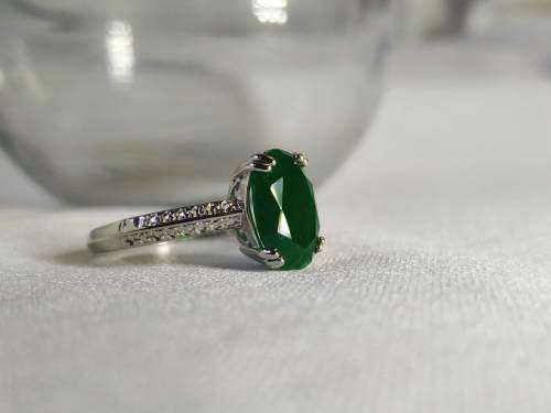 Elegant Silver Gaia Ring
