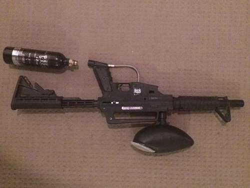 Tippmann - Bravo One Tactical Edition Paintball Gun with CO2 Cilinder included