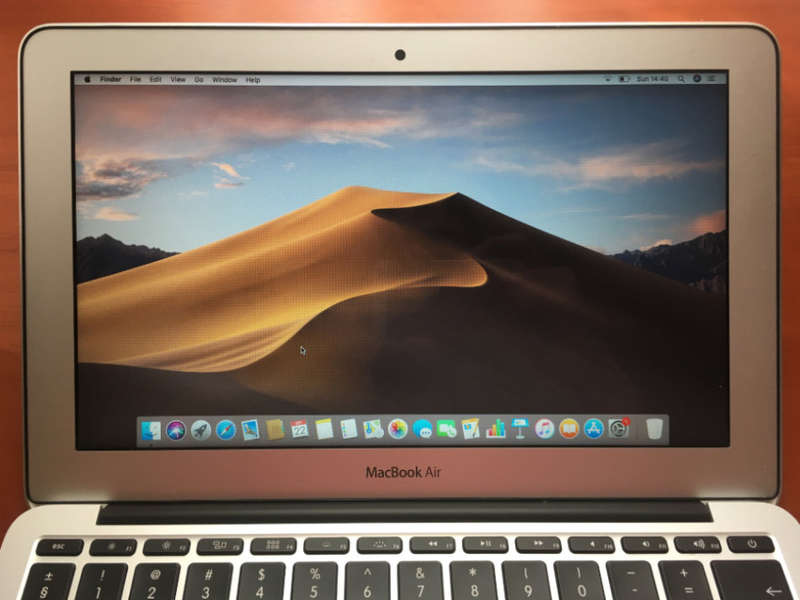 MacBook Air 11-inch, Early 2015 - 1,6 GHz, 4GB RAM, 128GB SSD - With Original Box and VGA Adapter