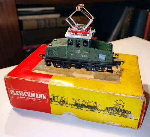 Fleischmann H0 4300 electric locomotive E 69 02 DB Ep. III Pauline green