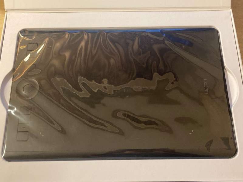 Wacom Intuos Pro Medium Graphics Tablet - Excellent condition, complete in box, current model