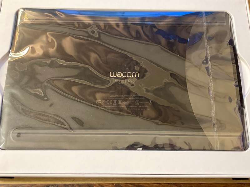 Wacom Intuos Pro Medium Graphics Tablet - Excellent condition, complete in box, current model