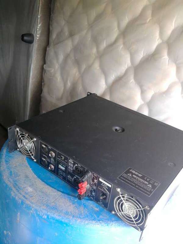 HYBRID B1200 POWER AMP - excellent condition