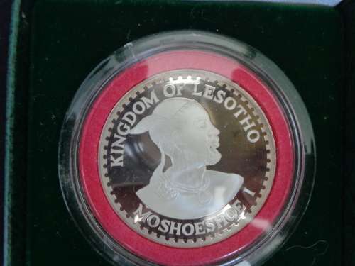 LARGE Silver Coin KING MASHEO of Lesotho in original green velvet box