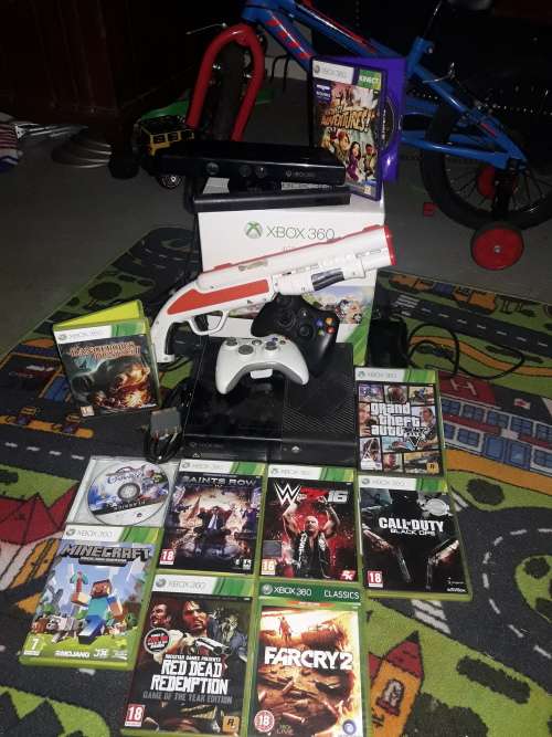 Xbox360 Slim Console + Kinect + Gun + Games Combo