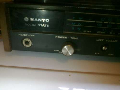 Sanyo record player and tuner
