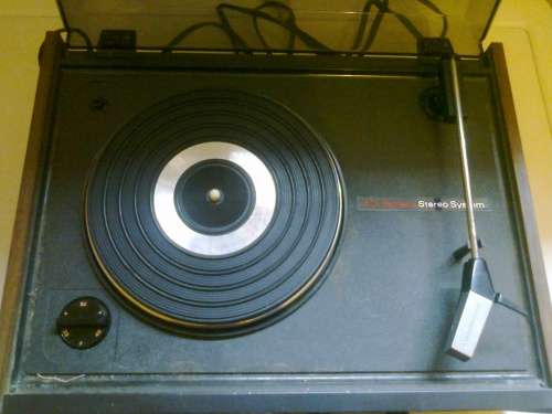 Sanyo record player and tuner