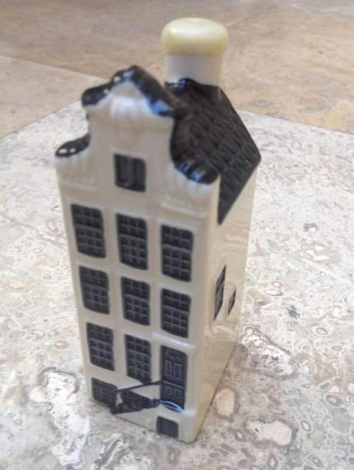 SEALED BLUE DELFT'S KLM BOLS HOUSE (NO 46)