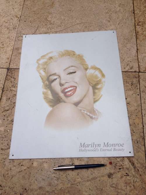 Marilyn Monroe metal old sign