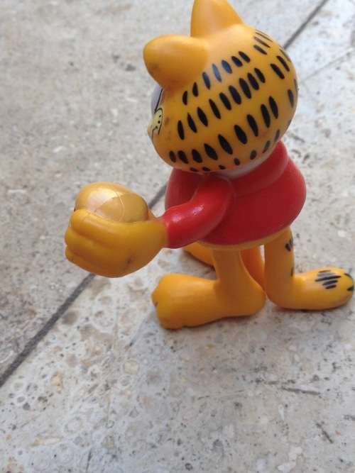 Garfield paws pvc figure with Garfield mug