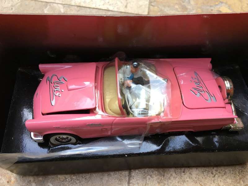 corgi thunderbird elvis with figure boxed