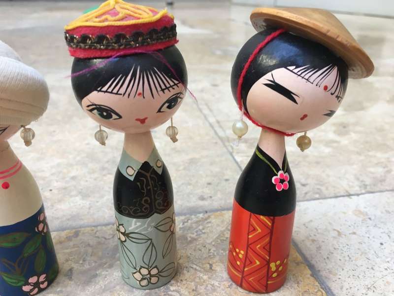 kokeshi collection of bobble head dolls x 4
