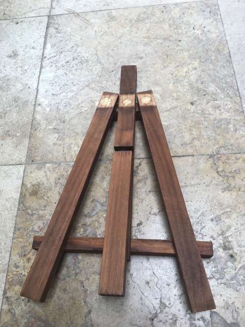 artist easel