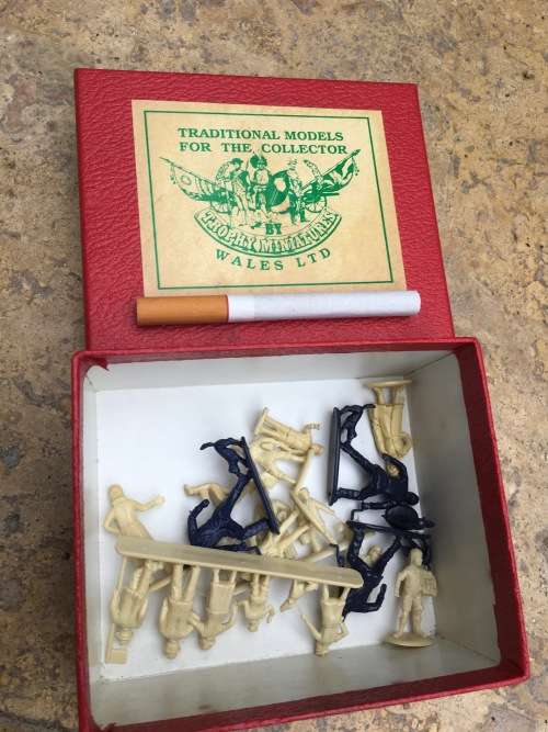 Trophy miniatures wales red box with pvc model lot unpainted