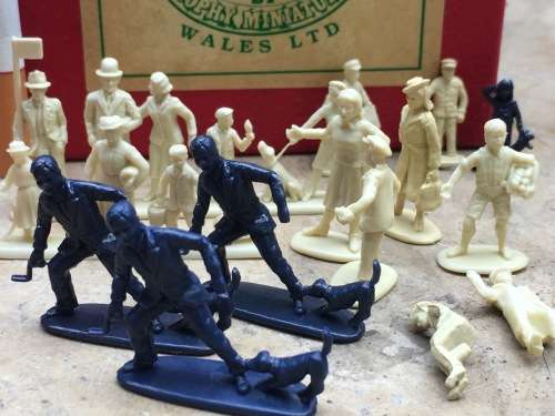 Trophy miniatures wales red box with pvc model lot unpainted