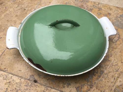 CAST IRON / ENAMEL VEGGIE DISH pot - 260 MM DIAM. - 45 MM HIGH - FE - BELGIUM - 65B