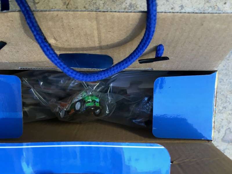 Hot wheels puzzle track with car