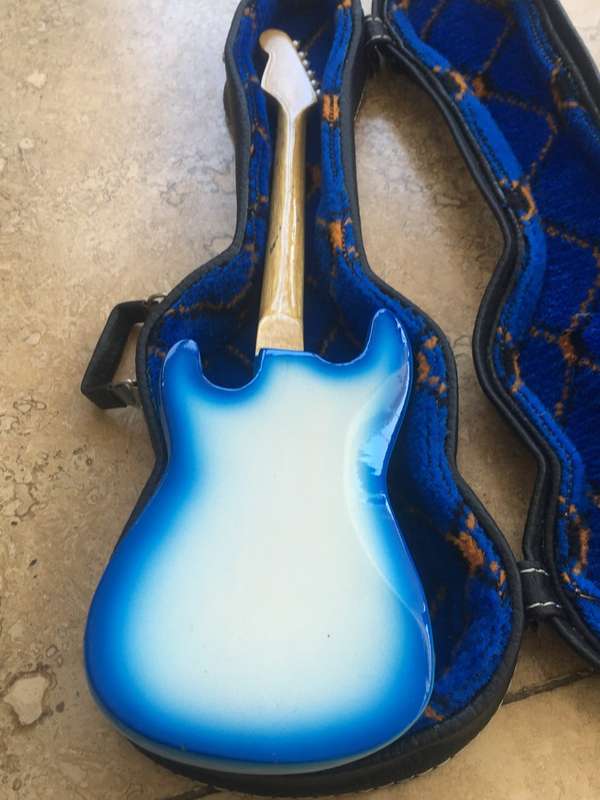 mini  guitar Beatles , with hard case