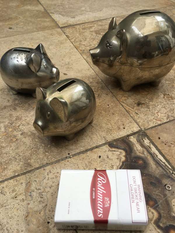 lot of 3 piggy banks , money boxes , non magnetic