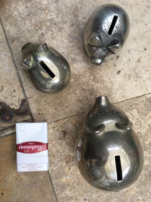 lot of 3 piggy banks , money boxes , non magnetic