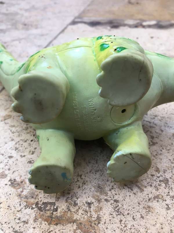 pair of wing crown dinasaur 2007 lot
